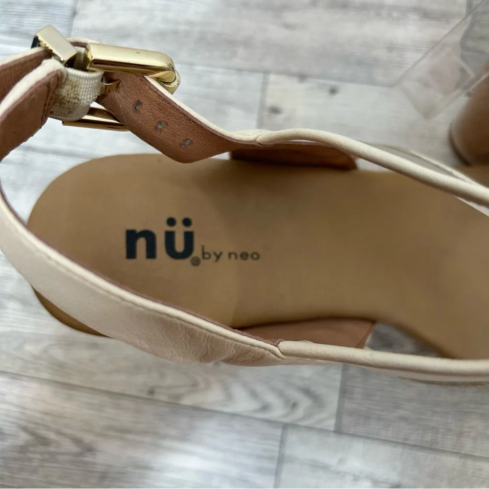 Nu by Neo cream platform sandals size 9